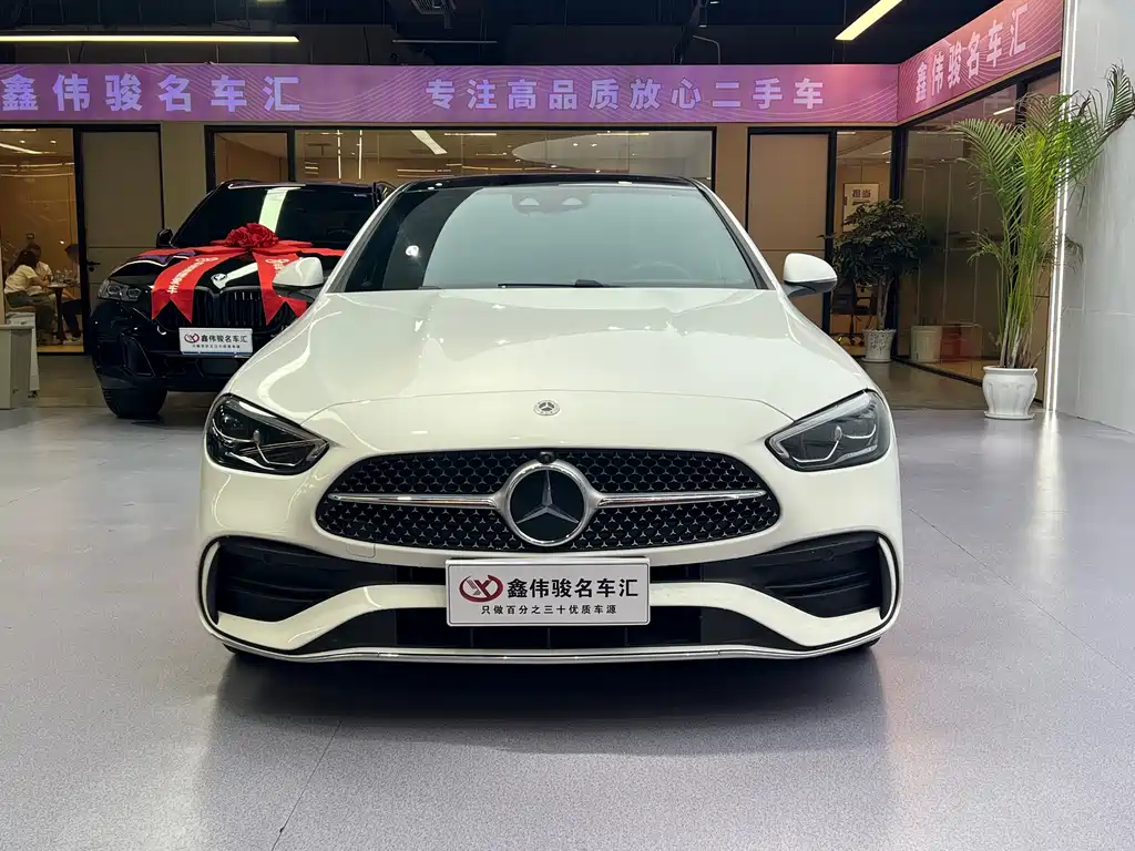 Mercedes-Benz C-Class 2025