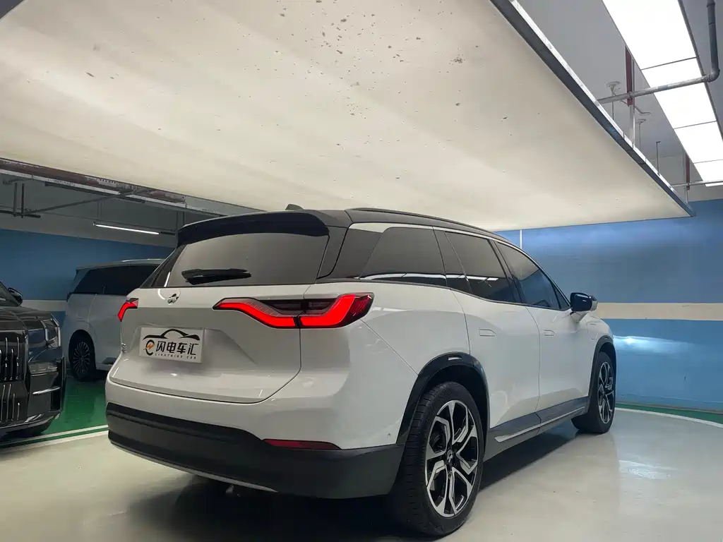 NIO ES8 2019