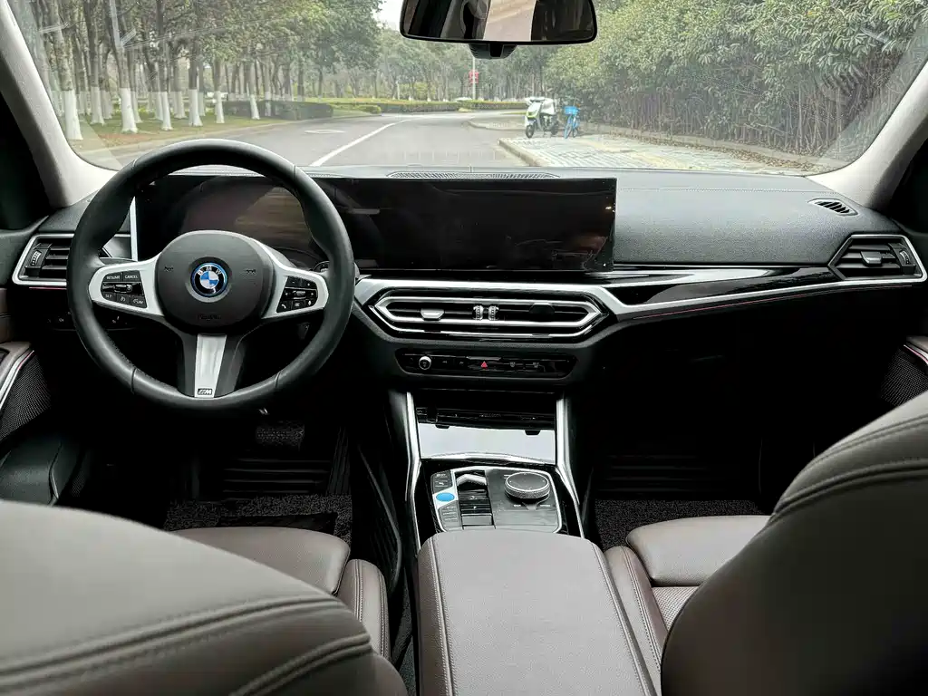BMW i3 2024 — фото 7