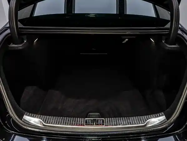 Mercedes-Benz S-Class 2023