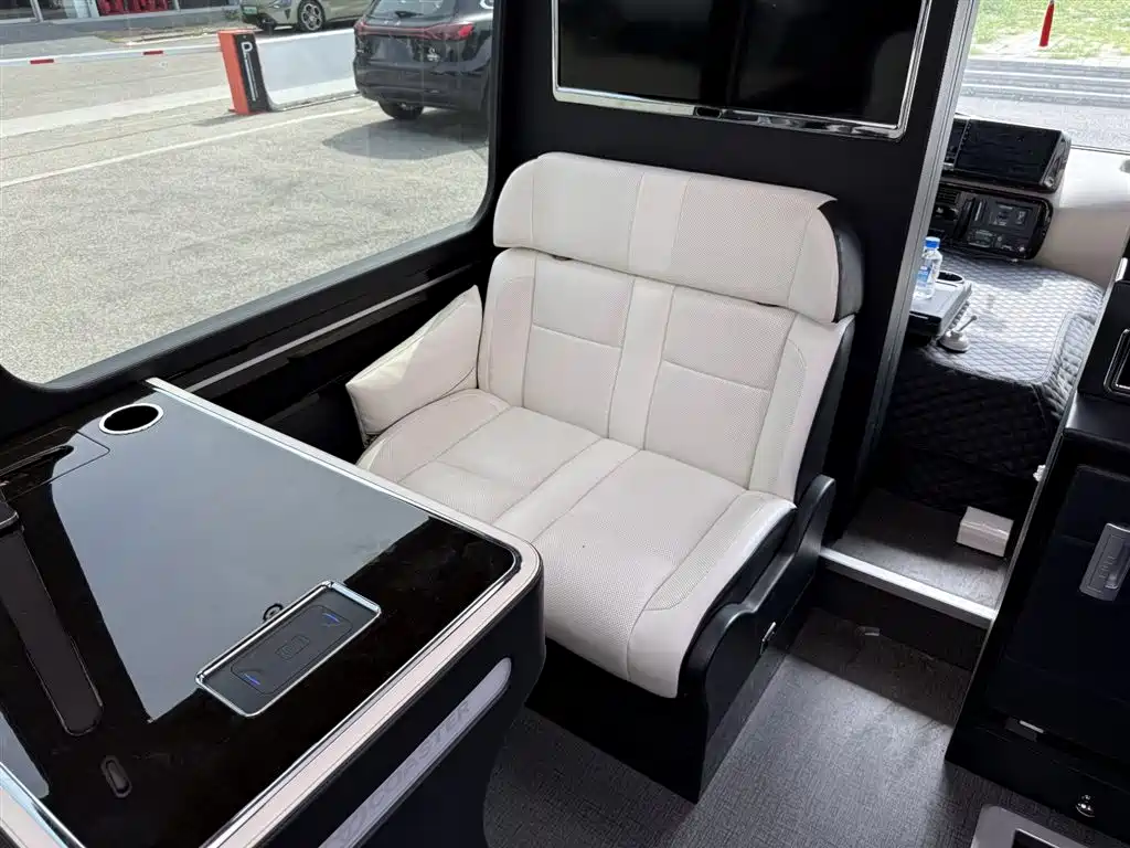 Toyota Coaster 2023 — фото 19