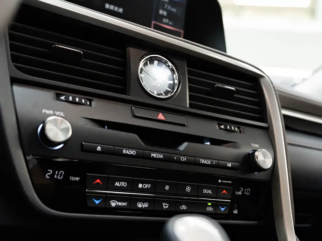 Lexus RX 2022 — фото 17