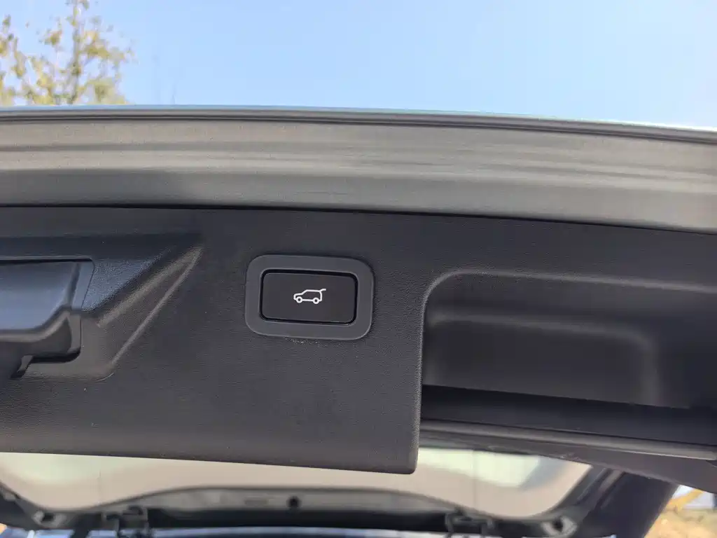 Land Rover Discovery Sport 2019 — фото 10