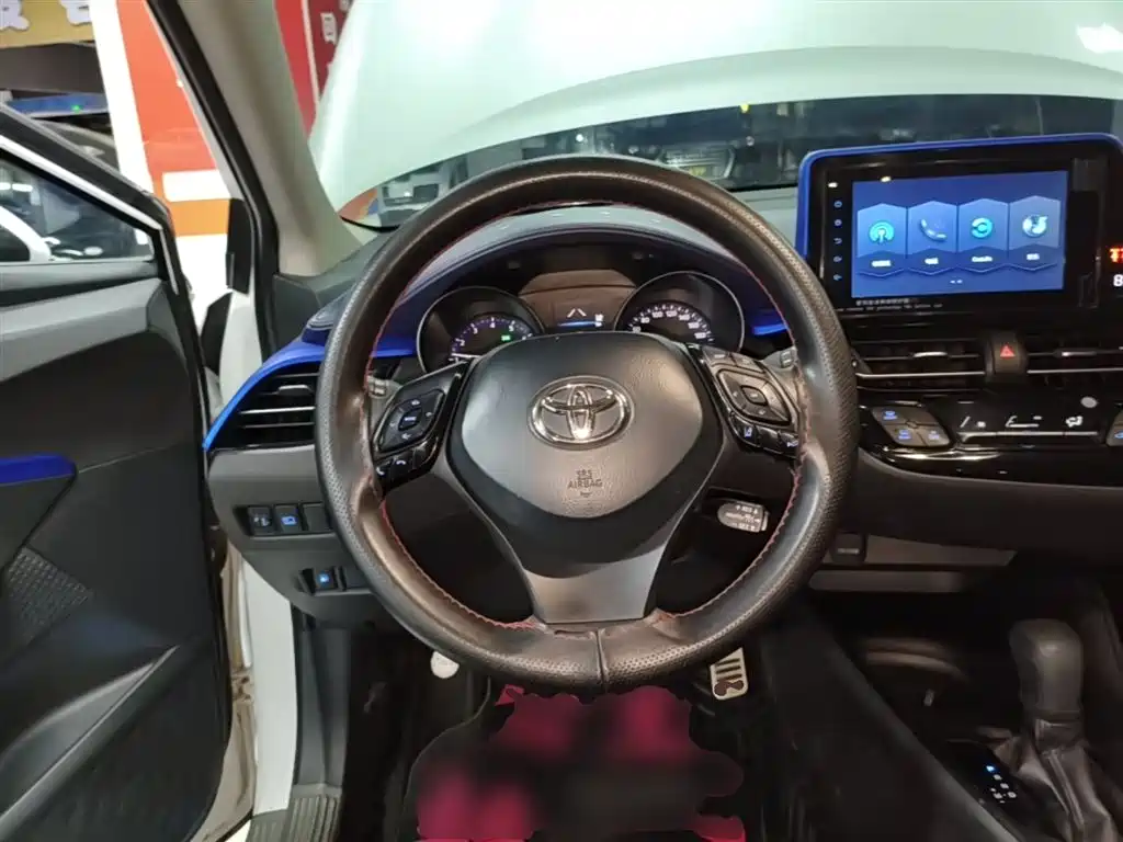 Toyota C-HR 2021 — фото 11