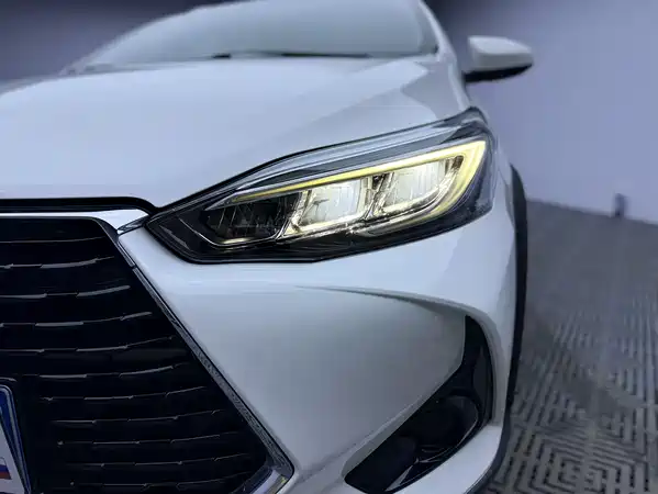 Toyota Yaris L 2022