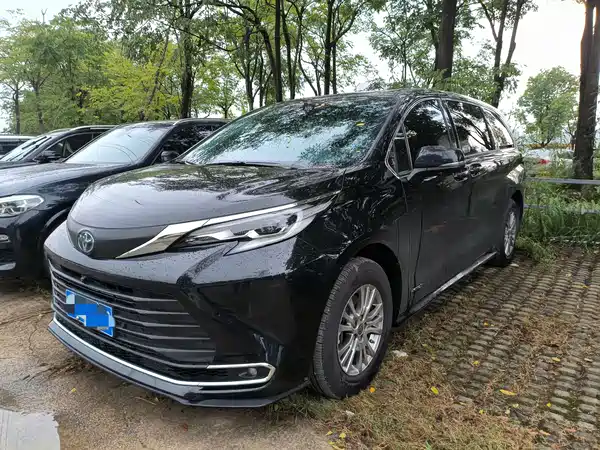 Toyota Sienna 2024