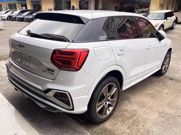 Audi Q2L 2024