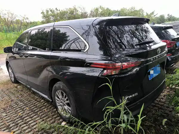 Toyota Sienna 2024