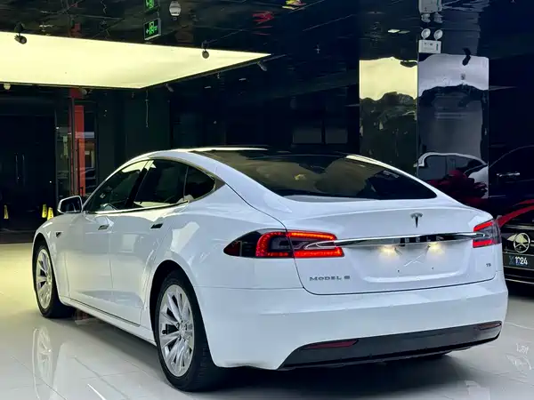 Tesla Model S 2016