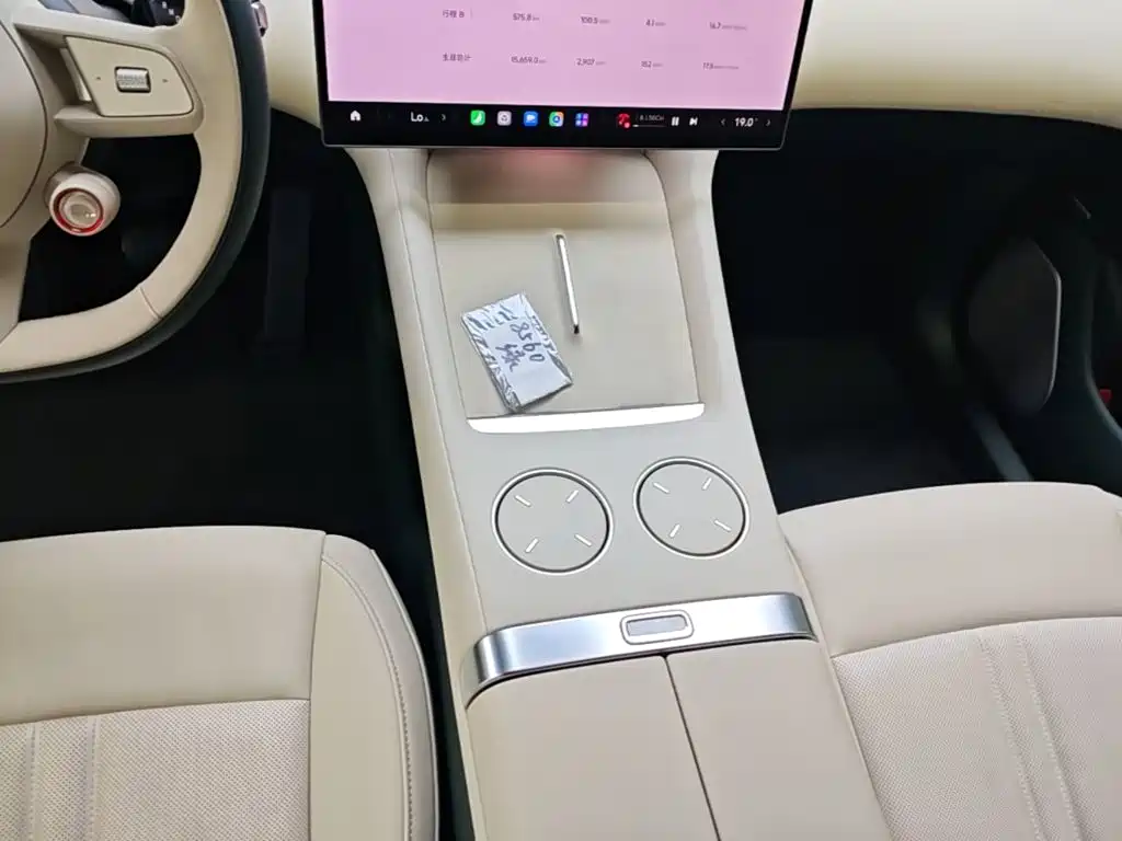 Xiaomi YU7 2025 — фото 14