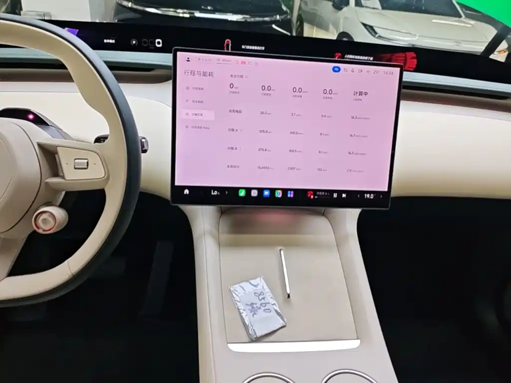 Xiaomi YU7 2025 — фото 13