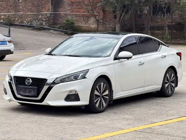 Nissan Teana 2022