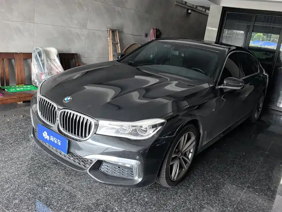 BMW 7 Series 2019 — фото 1