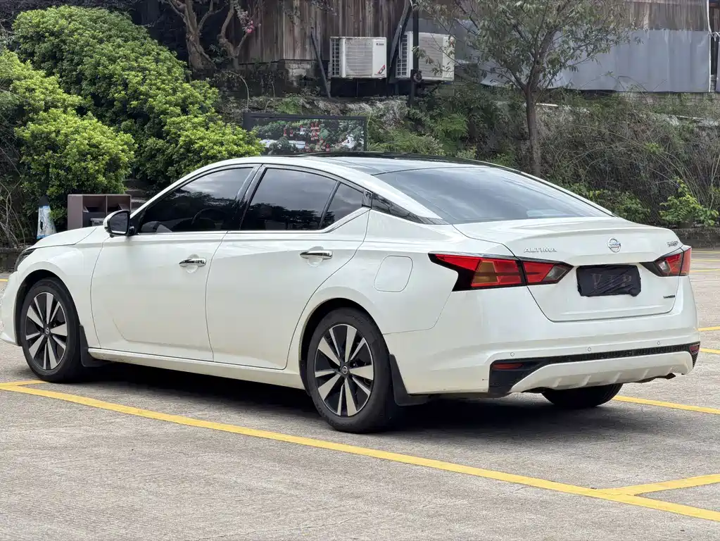Nissan Teana 2022 — фото 9