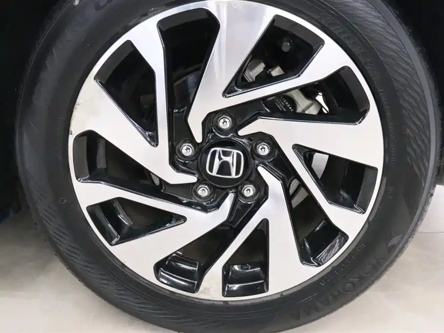 Honda Civic 2018 — фото 16