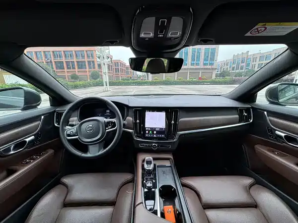 Volvo S90 2023