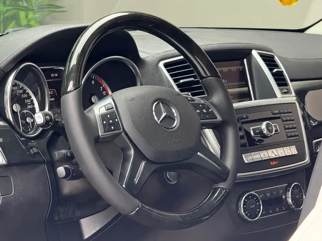 Mercedes-Benz GL-Class 2016 — фото 7