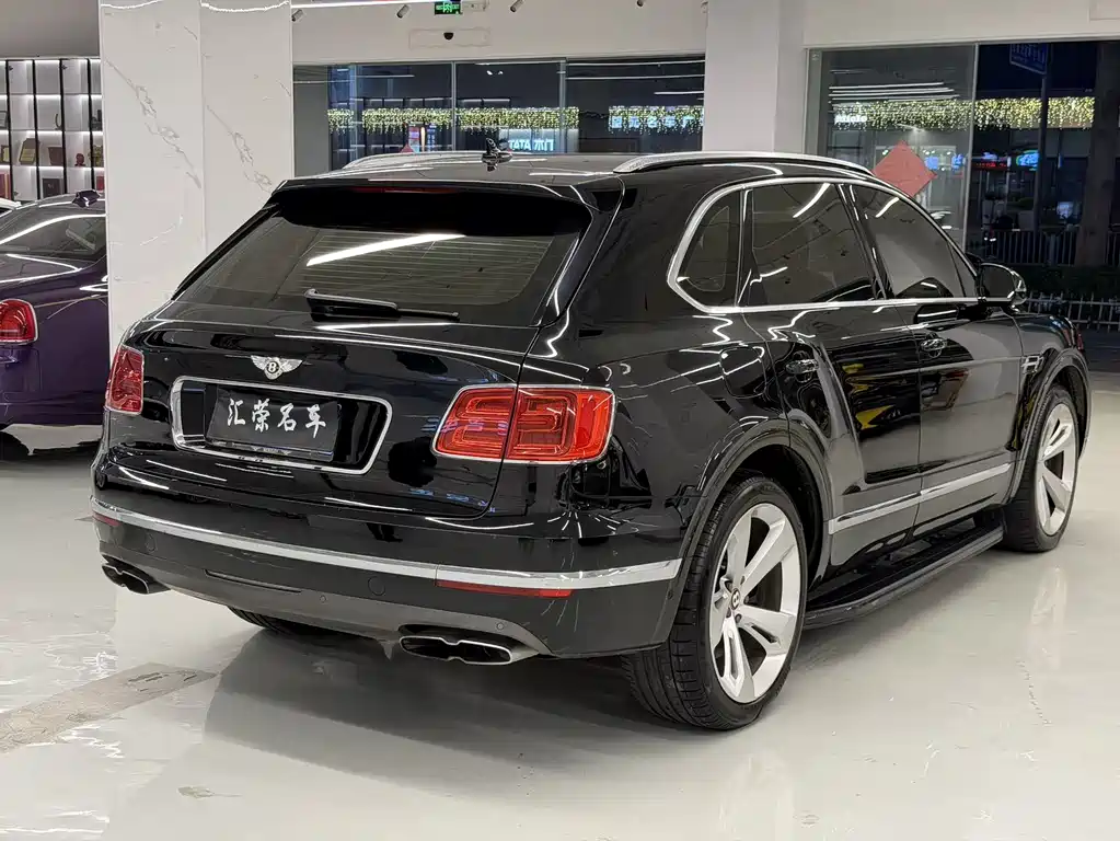 Bentley Bentayga 2019 — фото 15