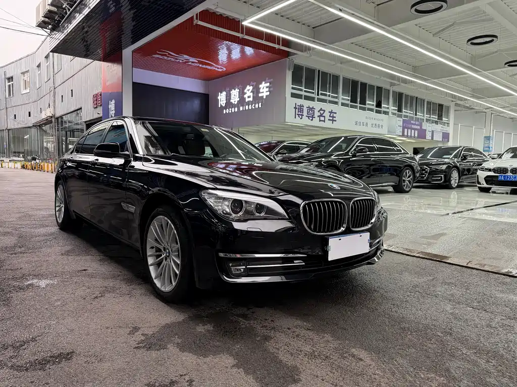 BMW 7 Series 2015 — фото 3