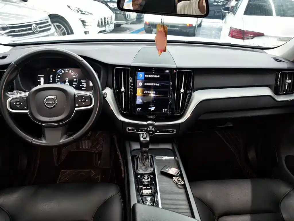 Volvo XC60 2020 — фото 10