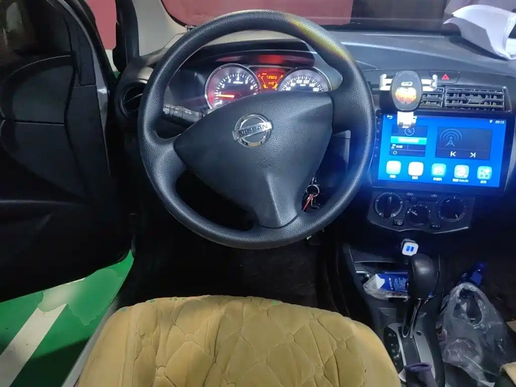 Nissan Livina 2018 — фото 11