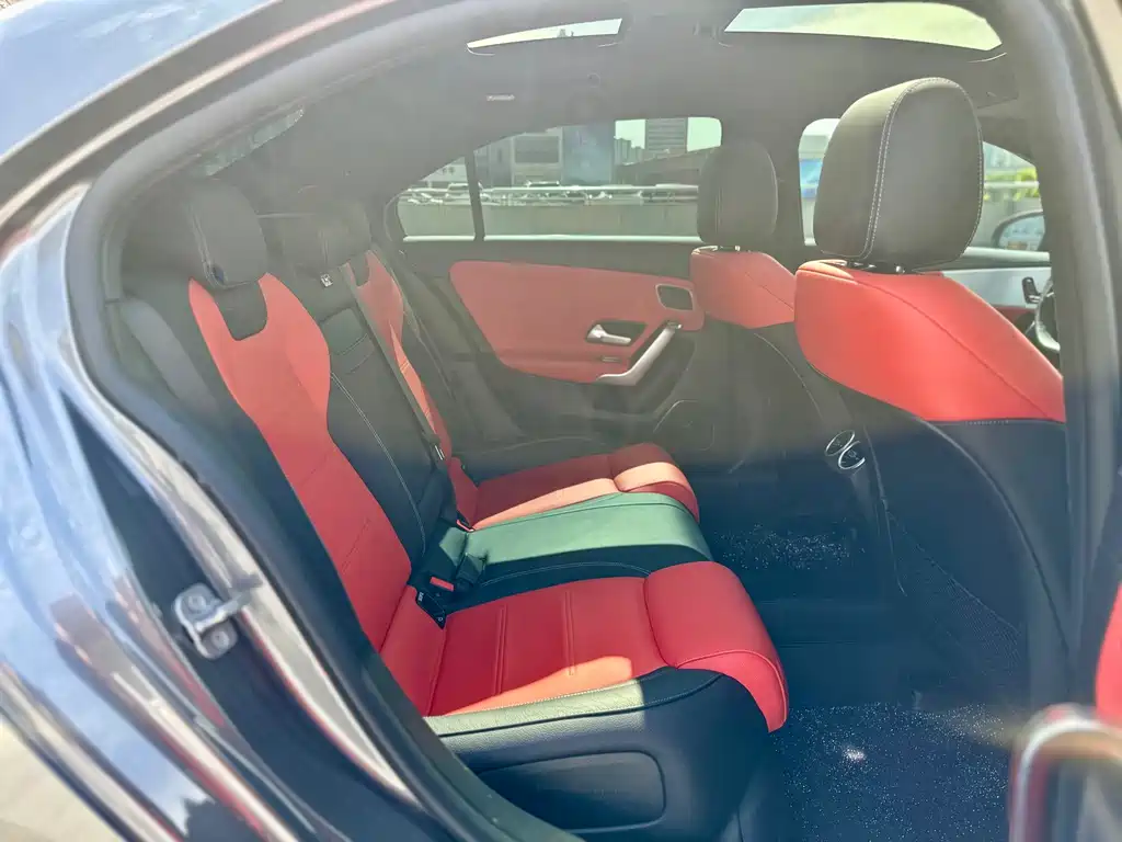 Mercedes-Benz A-Class AMG 2024 — фото 4