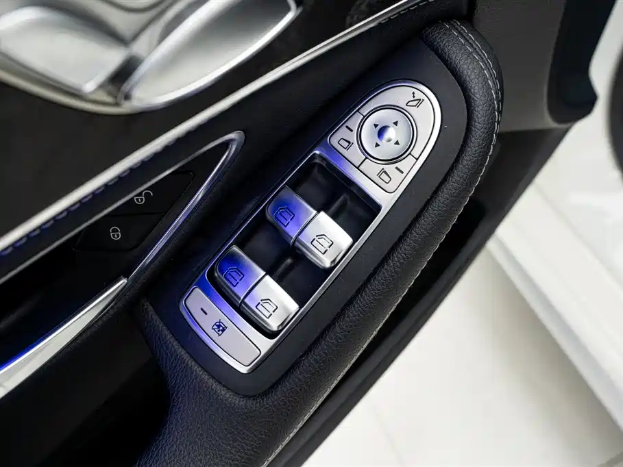 Mercedes-Benz C-Class 2019 — фото 26