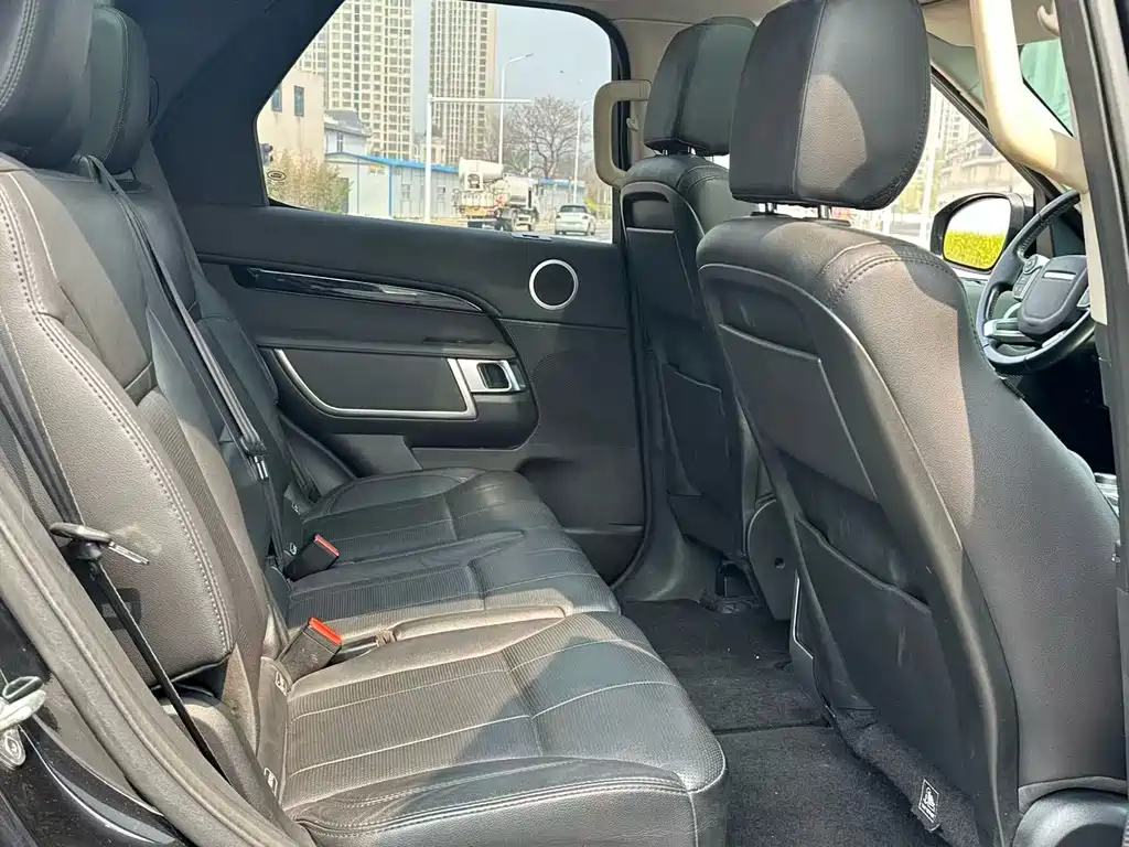 Land Rover Discovery 2018 — фото 10