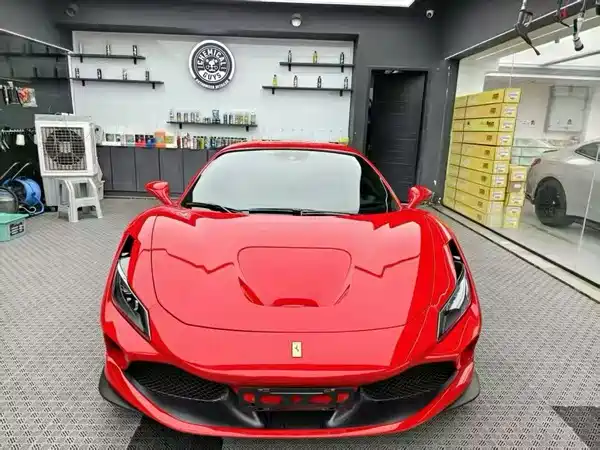 Ferrari F8 2019