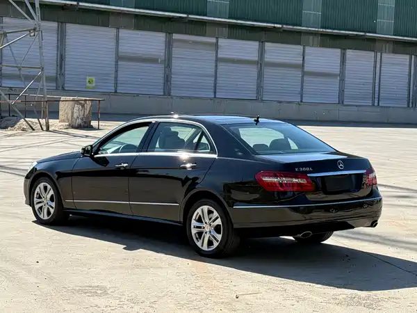 Mercedes-Benz E-Class 2010
