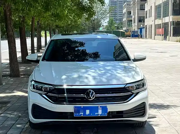 Volkswagen Sagitar 2025