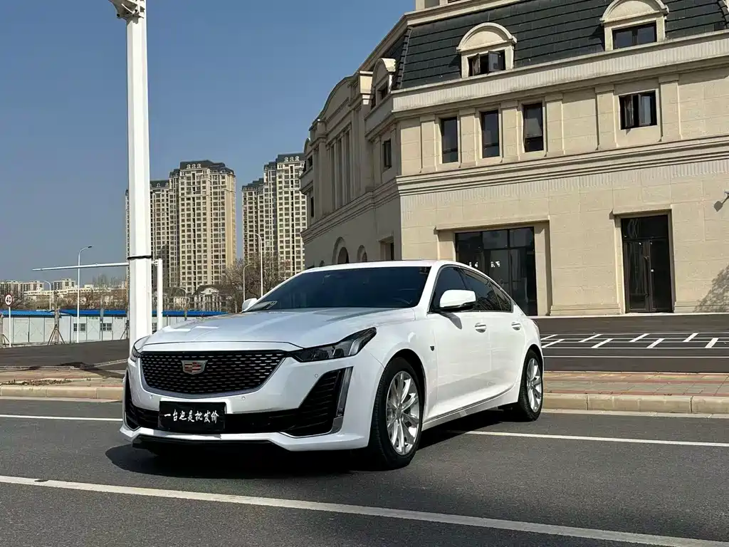 Cadillac CT5 2022 — фото 1