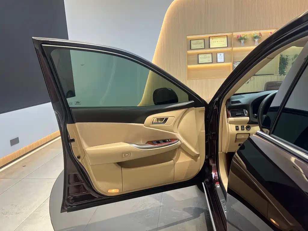 Toyota Crown 2013 — фото 14