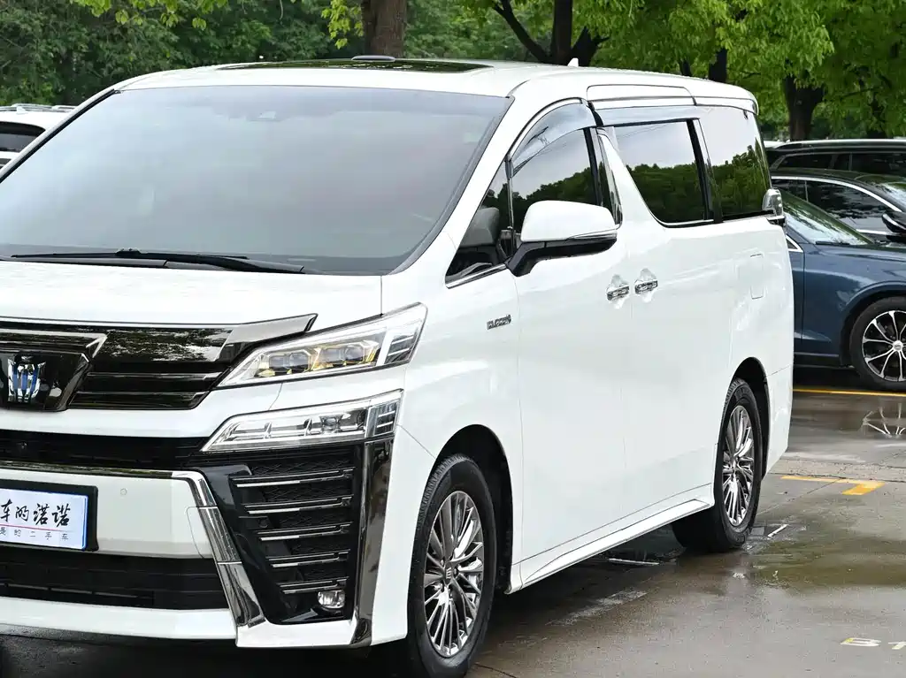 Toyota Vellfire 2023 — фото 10