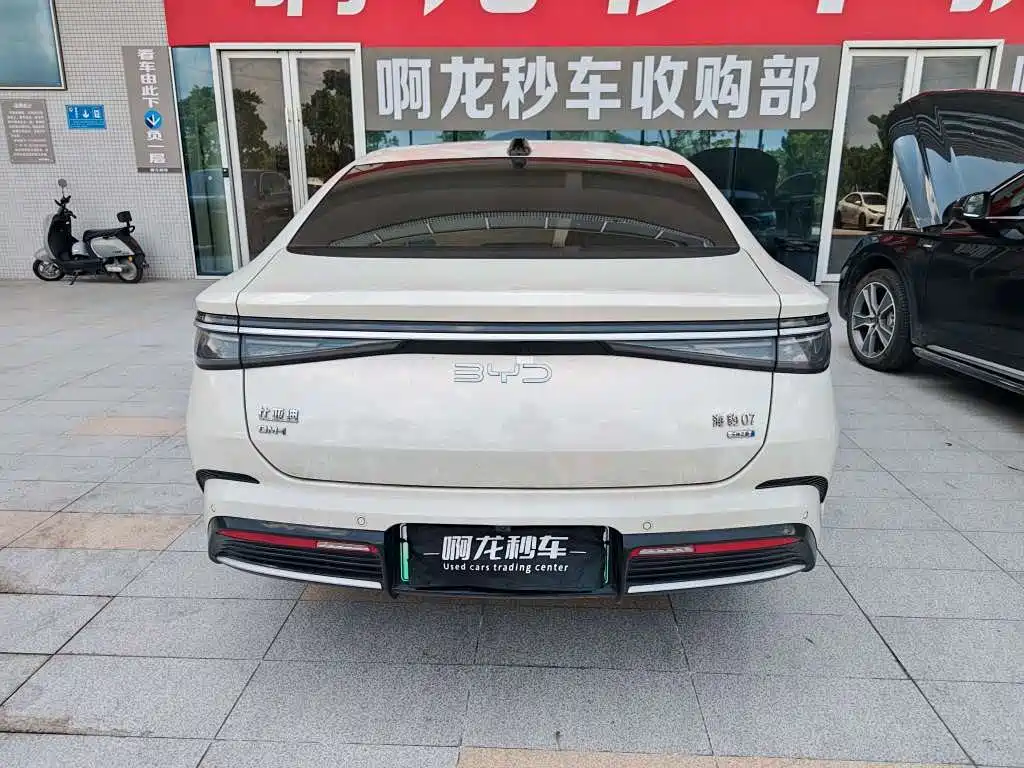 BYD Seal 07 DM-i 2025 — фото 9