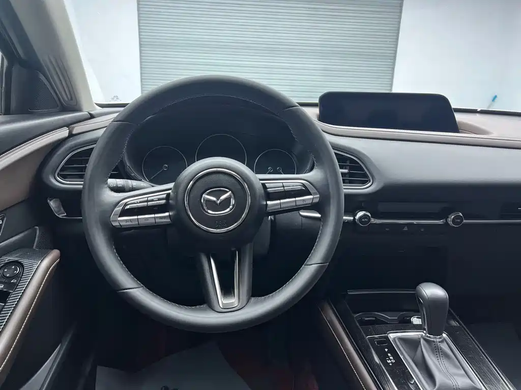 Mazda CX-30 2021 — фото 10
