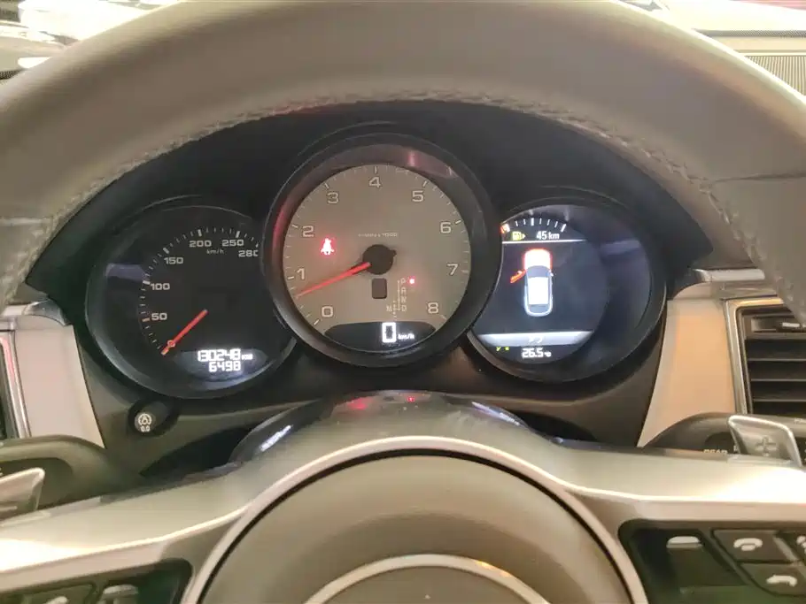 Porsche Macan 2015 — фото 14