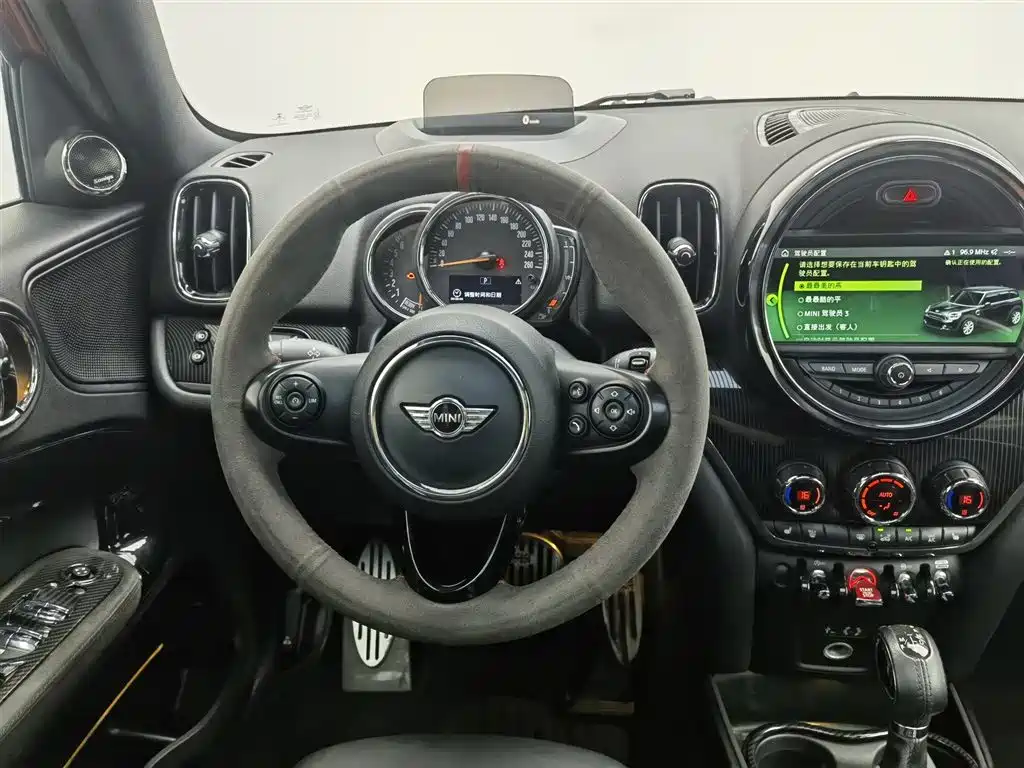 MINI Countryman 2017 — фото 11