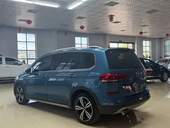 Volkswagen Touran 2023