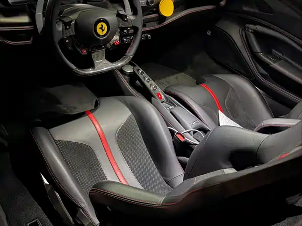 Ferrari F8 2022