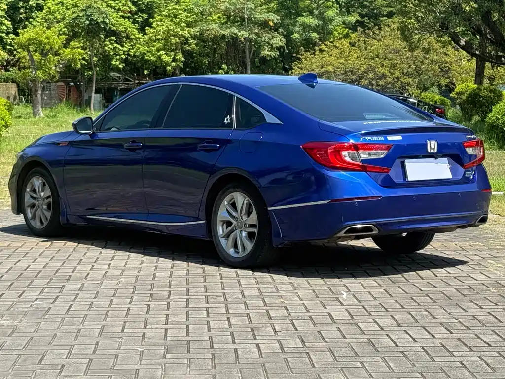 Honda Accord 2019 — фото 10