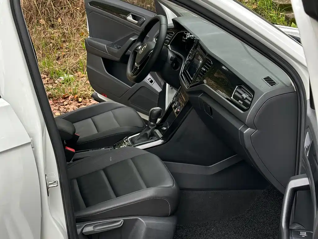 Volkswagen T-Roc 2020 — фото 25