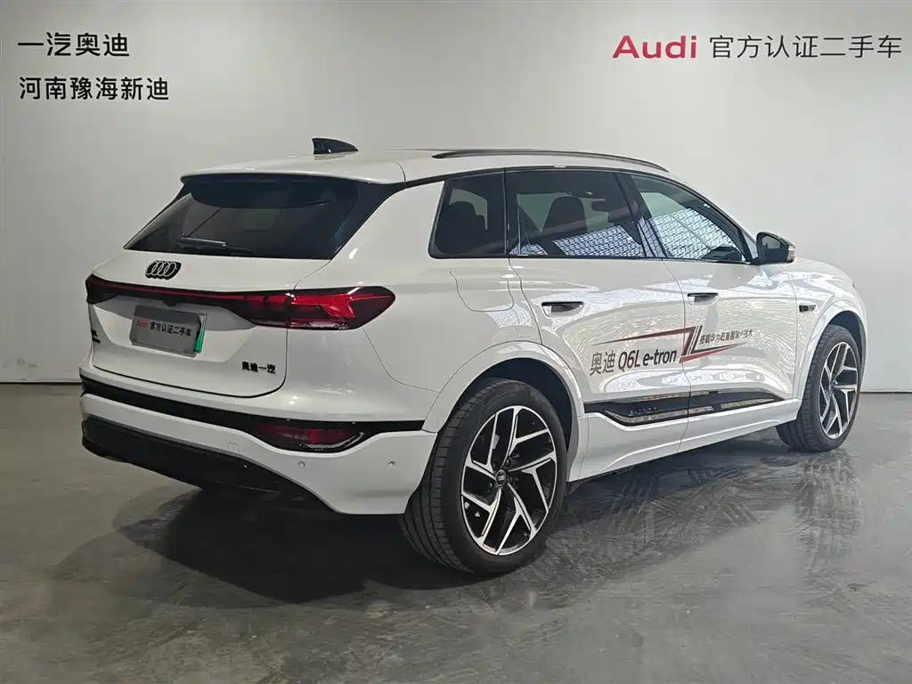 Audi Q6L e-tron 2025 — фото 18