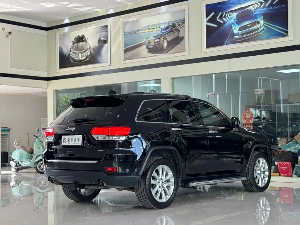 Jeep Grand Cherokee 2018 — фото 16