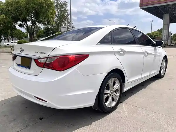 Hyundai Sonata 2011