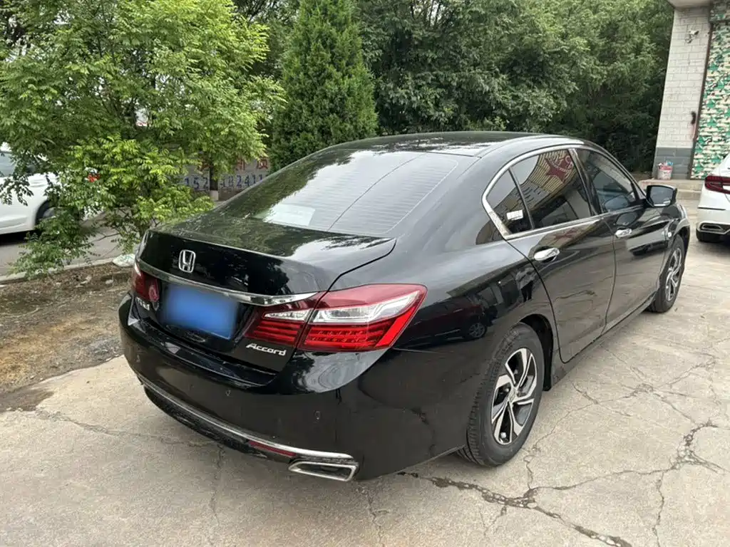 Honda Accord 2018 — фото 7
