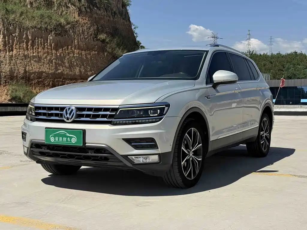 Volkswagen Tiguan L 2019 — фото 1