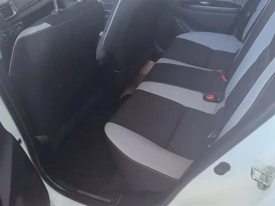 Toyota Yaris L 2021 — фото 11