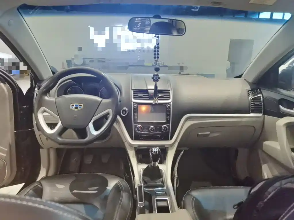 Geely Emgrand 2015 — фото 10