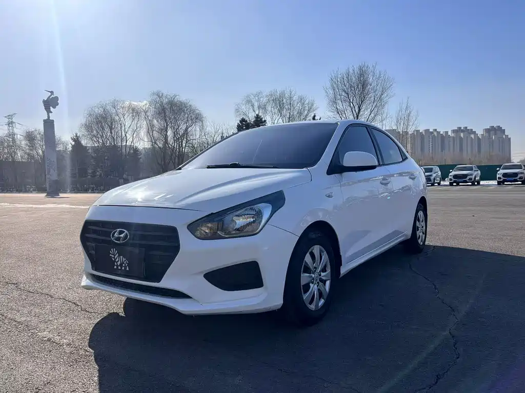 Hyundai Verna 2019 — фото 1